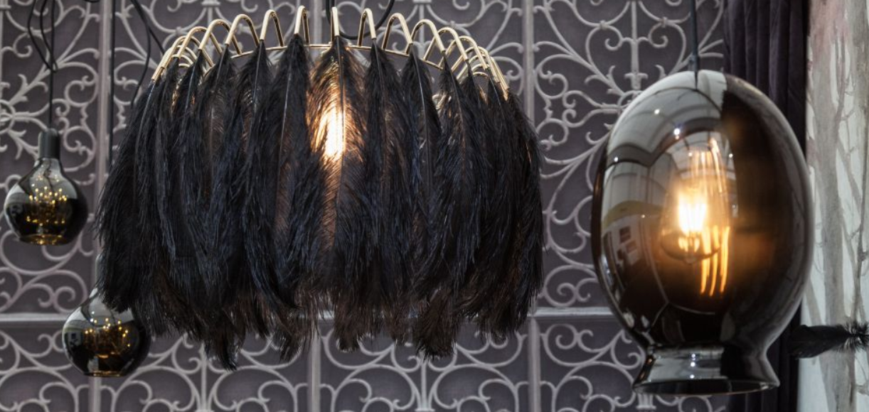 Black Chandeliers: Matching Decor & DIY Ideas