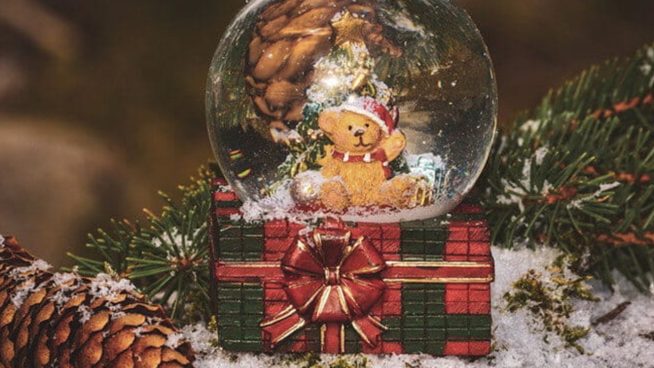 How do Vendors of Artificial Plants Construct Artificial Plants?